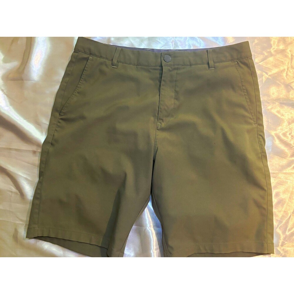 PUMA Men’s Golf Chino Shorts Green Solid Flat Front Zip Slash Pockets Logo